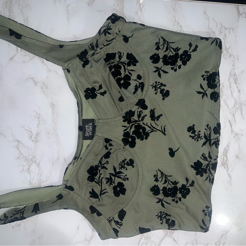 Floral Crop Top with Black Pattern